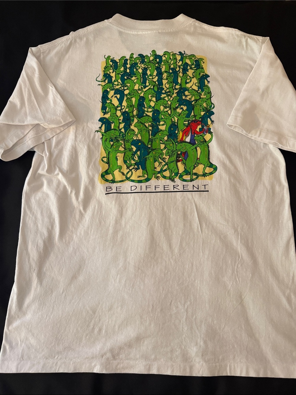 Be Different Reptile Graphic Tee - Green/Blue unisex XL - Picture 2 of 6